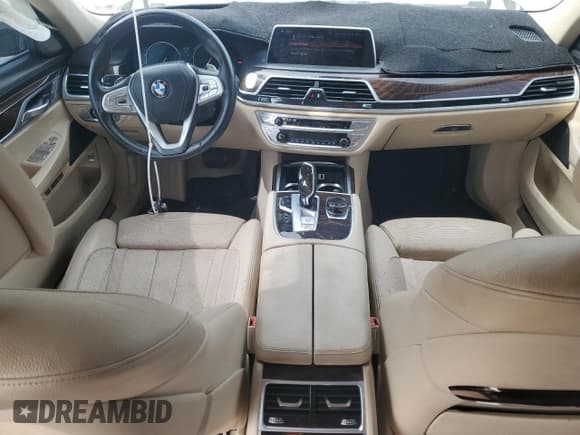 ✅ 2017 BMW 7 Series 740i • VIN: WBA7E2C3XHG741287 • Lot: 81467345. Listed on Copart with 112,218 mi. Free auction sales archive from the USA and detailed vehicle history report at DreamBid. Image 8.