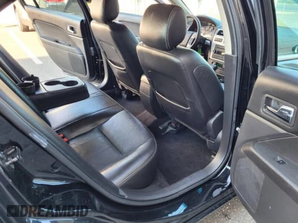 ✅ 2008 Mercury Milan Premier • VIN: 3MEHM08128R652925 • Лот: 91410965. Опубликован ранее на Copart с пробегом 145 000 миль. Бесплатный доступ к архиву аукционных продаж из США и подробный отчёт об истории автомобиля на DreamBid. Изображение 6.