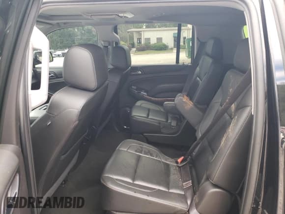 ✅ 2017 Chevrolet Suburban Premier • VIN: 1GNSKJKCXHR293937 • Lot: 73501094. Wystawiony na Copart z przebiegiem 76 240 mil. Bezpłatny archiwum sprzedaży aukcyjnych z USA i szczegółowy raport historii pojazdu na DreamBid. Zdjęcie 10.