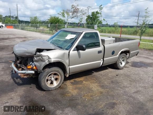✅ 2002 GMC Sonoma SLS • VIN: 1GTCS14W528212960 • Лот: 42658195. Опубликован ранее на IAAI с пробегом 189 885 миль. Бесплатный доступ к архиву аукционных продаж из США и подробный отчёт об истории автомобиля на DreamBid. Изображение 2.