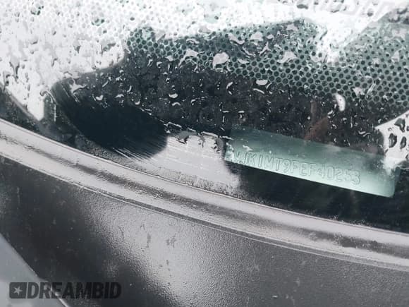 ✅ 2015 Ford Expedition Max Platinum • VIN: 1FMJK1MT9FEF40253 • Lot: 41685478. Listed on IAAI with 124,986 mi. Free auction sales archive from the USA and detailed vehicle history report at DreamBid. Image 17.