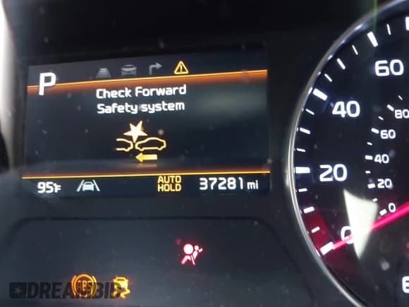 ✅ 2024 Kia Forte GT-Line • VIN: 3KPF54AD4RE690585 • Lot: 43328412. Wystawiony na IAAI z przebiegiem 37 281 mil. Bezpłatny archiwum sprzedaży aukcyjnych z USA i szczegółowy raport historii pojazdu na DreamBid. Zdjęcie 15.