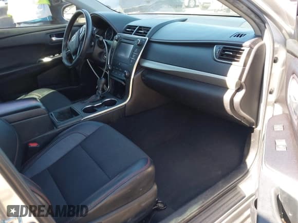 ✅ 2017 Toyota Camry XLE • VIN: 4T1BF1FK1HU423885 • Лот: 43571550. Опубликован ранее на IAAI с пробегом 110 333 миль. Бесплатный доступ к архиву аукционных продаж из США и подробный отчёт об истории автомобиля на DreamBid. Изображение 5.