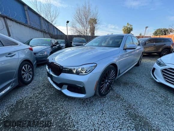 ✅ 2019 BMW 7 Series 740e xDrive • VIN: WBA7J2C54KB246438 • Lot: 41126974. Wystawiony na Copart z przebiegiem 32 986 mil. Bezpłatny archiwum sprzedaży aukcyjnych z USA i szczegółowy raport historii pojazdu na DreamBid. Zdjęcie 2.