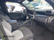 ✅ 2025 Toyota 4Runner SR5 • VIN: JTEVA5BR3S5002046 • Лот: 42694842. Опубликован ранее на IAAI с пробегом 718 миль. Бесплатный доступ к архиву аукционных продаж из США и подробный отчёт об истории автомобиля на DreamBid. Изображение 5.