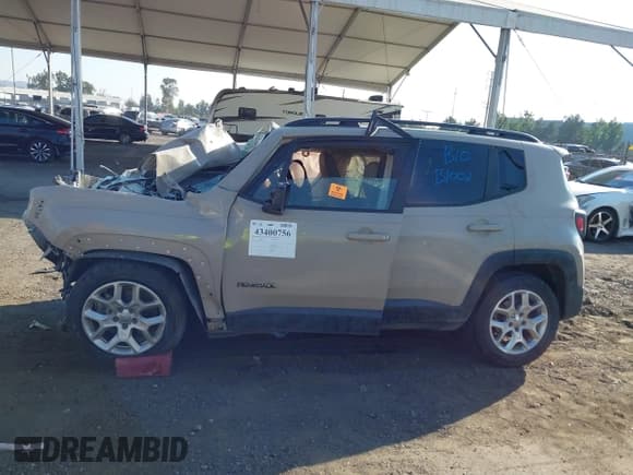 ✅ 2015 Jeep Renegade Latitude • VIN: ZACCJABT0FPB58428 • Lot: 43400756. Wystawiony na IAAI z przebiegiem Nie podano. Bezpłatny archiwum sprzedaży aukcyjnych z USA i szczegółowy raport historii pojazdu na DreamBid. Zdjęcie 13.