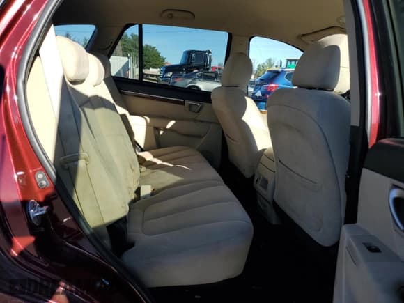 ✅ 2008 Hyundai Santa Fe GLS • VIN: 5NMSG73D88H163583 • Lot: 81711044. Listed on Copart with 137,135 mi. Free auction sales archive from the USA and detailed vehicle history report at DreamBid. Image 11.