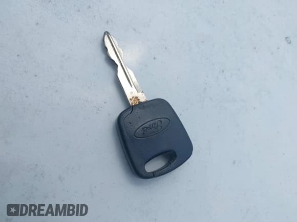 ✅ 2000 Ford Expedition Eddie Bauer • VIN: 1FMRU1768YLC31732 • Lot: 42124937. Listed on IAAI with Not provided. Free auction sales archive from the USA and detailed vehicle history report at DreamBid. Image 11.