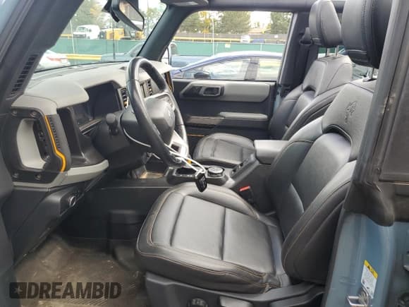 ✅ 2021 Ford Bronco • VIN: 1FMEE5DH0MLA77116 • Lot: 81920585. Wystawiony na Copart z przebiegiem 35 184 mil. Bezpłatny archiwum sprzedaży aukcyjnych z USA i szczegółowy raport historii pojazdu na DreamBid. Zdjęcie 7.