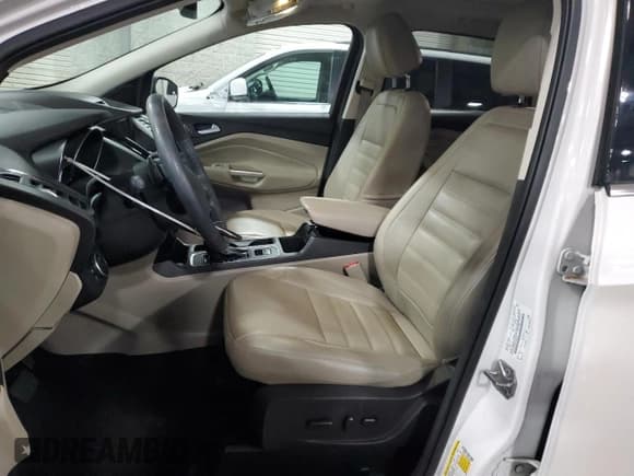 ✅ 2017 Ford Escape Titanium • VIN: 1FMCU0JD3HUD40648 • Lot: 90056455. Wystawiony na Copart z przebiegiem 69 569 mil. Bezpłatny archiwum sprzedaży aukcyjnych z USA i szczegółowy raport historii pojazdu na DreamBid. Zdjęcie 7.