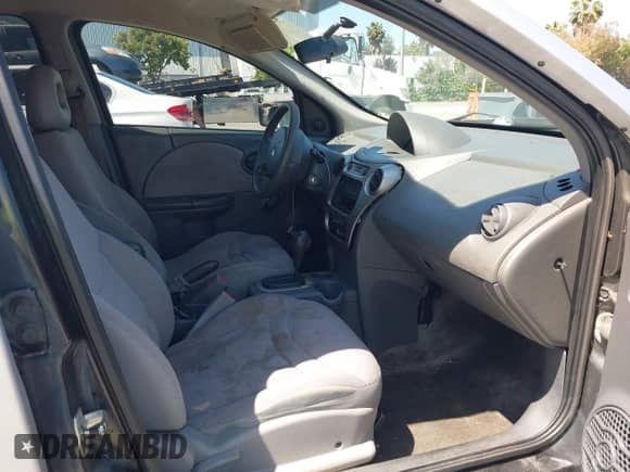 2004 Saturn ION ION 2 z VIN 1G8AJ52F44Z206921, wystawiony jako IAAI lot #42395938 z przebiegiem 129 558 mil mil oraz . Historia ofert i sprzedaży dostępna na DreamBid. Obrazek 5.