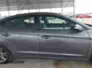 2017 Hyundai Elantra SE z VIN KMHD84LF2HU429867, wystawiony jako IAAI lot #43160044 z przebiegiem 127 518 mil mil oraz . Historia ofert i sprzedaży dostępna na DreamBid. Obrazek 14.