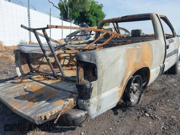 ✅ 1999 Chevrolet S-10 • VIN: 1GCCS1445X8209742 • Лот: 42086252. Опубликован ранее на IAAI с пробегом Не указан. Бесплатный доступ к архиву аукционных продаж из США и подробный отчёт об истории автомобиля на DreamBid. Изображение 12.