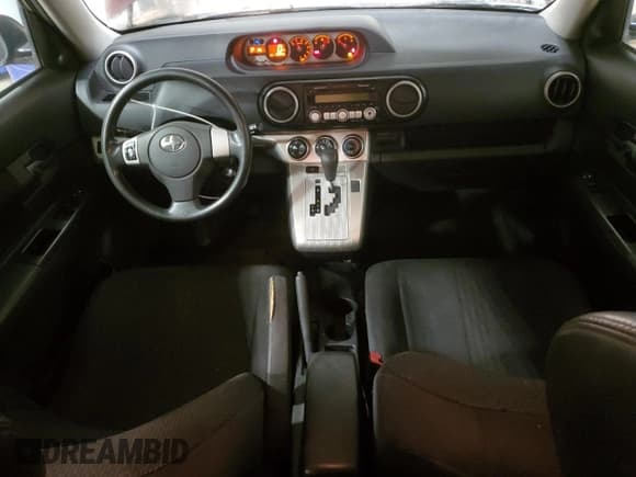 ✅ 2008 Scion xB • VIN: JTLKE50E381016075 • Lot: 93285095. Wystawiony na Copart z przebiegiem 335 073 mil. Bezpłatny archiwum sprzedaży aukcyjnych z USA i szczegółowy raport historii pojazdu na DreamBid. Zdjęcie 8.