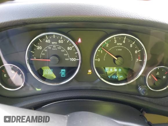 ✅ 2018 Jeep Wrangler Sahara • VIN: 1C4AJWBGXJL811092 • Lot: 42305620. Listed on IAAI with 41,021 mi. Free auction sales archive from the USA and detailed vehicle history report at DreamBid. Image 7.