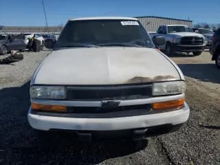 ✅ 2003 Chevrolet S-10 Work Truck • VIN: 1GCCS14X538283330 • Лот: 47544295. Опубликован ранее на Copart с пробегом Не указан. Бесплатный доступ к архиву аукционных продаж из США и подробный отчёт об истории автомобиля на DreamBid. Изображение 5.