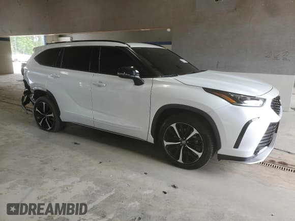 ✅ 2022 Toyota Highlander XSE • VIN: 5TDLZRBH2NS206872 • Lot: 59870635. Listed on Copart with 45,014 mi. Free auction sales archive from the USA and detailed vehicle history report at DreamBid. Image 4.