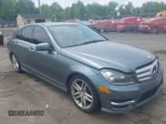 ✅ 2012 Mercedes-Benz C 300 Sport • VIN: WDDGF8BBXCR209813 • Lot: 42446496. Wystawiony na IAAI z przebiegiem 138 302 mil. Bezpłatny archiwum sprzedaży aukcyjnych z USA i szczegółowy raport historii pojazdu na DreamBid. Zdjęcie 1.