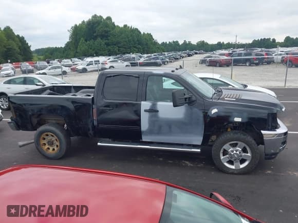 ✅ 2011 Chevrolet Silverado 2500HD LTZ • VIN: 1GC1KYC88BF151862 • Lot: 42994282. Listed on IAAI with 175,265 mi. Free auction sales archive from the USA and detailed vehicle history report at DreamBid. Image 14.