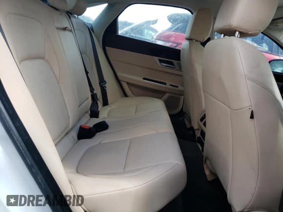 ✅ 2017 Jaguar XF • VIN: SAJBJ4BN6HCY31696 • Лот: 61645972. Опубликован ранее на Copart с пробегом Не указан. Бесплатный доступ к архиву аукционных продаж из США и подробный отчёт об истории автомобиля на DreamBid. Изображение 6.