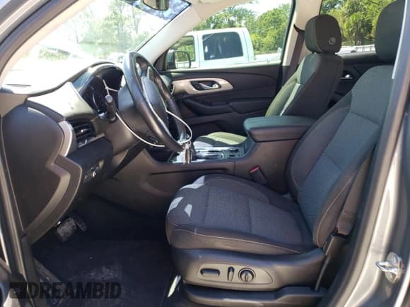 ✅ 2018 Chevrolet Traverse LT Cloth • VIN: 1GNERGKW6JJ253977 • Lot: 48542793. Wystawiony na Copart z przebiegiem 94 729 mil. Bezpłatny archiwum sprzedaży aukcyjnych z USA i szczegółowy raport historii pojazdu na DreamBid. Zdjęcie 7.