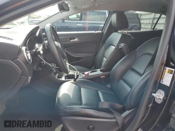 ✅ 2015 Mercedes-Benz GLA 250 • VIN: WDCTG4EB7FJ139999 • Лот: 92087705. Опубликован ранее на Copart с пробегом 29 603 миль. Бесплатный доступ к архиву аукционных продаж из США и подробный отчёт об истории автомобиля на DreamBid. Изображение 7.