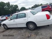 ✅ 2005 Lincoln Town Car Signature Limited • VIN: 1LNHM82W55Y643908 • Лот: 43406048. Опубликован ранее на IAAI с пробегом 112 411 миль. Бесплатный доступ к архиву аукционных продаж из США и подробный отчёт об истории автомобиля на DreamBid. Изображение 14.