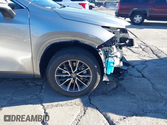 ✅ 2025 Lexus NX 350h Premium • VIN: JTJGKCEZ0S2066215 • Lot: 43471796. Listed on IAAI with 7,061 mi. Free auction sales archive from the USA and detailed vehicle history report at DreamBid. Image 22.