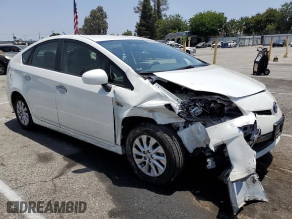 ✅ 2014 Toyota Prius • VIN: JTDKN3DP8E3052307 • Lot: 61863565. Listed on Copart with 155,055 mi. Free auction sales archive from the USA and detailed vehicle history report at DreamBid. Image 4.
