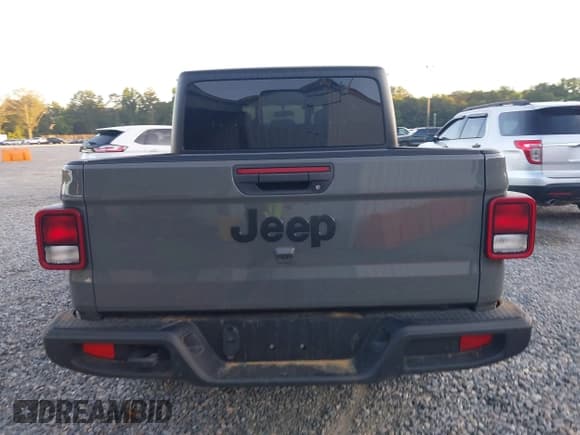 ✅ 2023 Jeep Gladiator Sport S • VIN: 1C6HJTAG0PL534130 • Лот: 42842561. Опубликован ранее на IAAI с пробегом 60 635 миль. Бесплатный доступ к архиву аукционных продаж из США и подробный отчёт об истории автомобиля на DreamBid. Изображение 15.