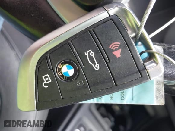 ✅ 2017 BMW X1 xDrive28i • VIN: WBXHT3Z30H4A52084 • Lot: 43530842. Listed on IAAI with 65,168 mi. Free auction sales archive from the USA and detailed vehicle history report at DreamBid. Image 11.