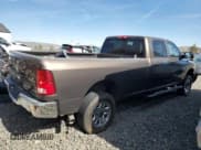 ✅ 2018 Ram 3500 Tradesman • VIN: 3C63R3GL2JG120147 • Lot: 43287145. Wystawiony na Copart z przebiegiem 172 861 mil. Bezpłatny archiwum sprzedaży aukcyjnych z USA i szczegółowy raport historii pojazdu na DreamBid. Zdjęcie 3.