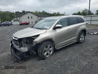 ✅ 2016 Toyota Highlander Limited • VIN: 5TDYKRFH9GS128856 • Lot: 81834325. Listed on Copart with 86,101 mi. Free auction sales archive from the USA and detailed vehicle history report at DreamBid. Image 1.