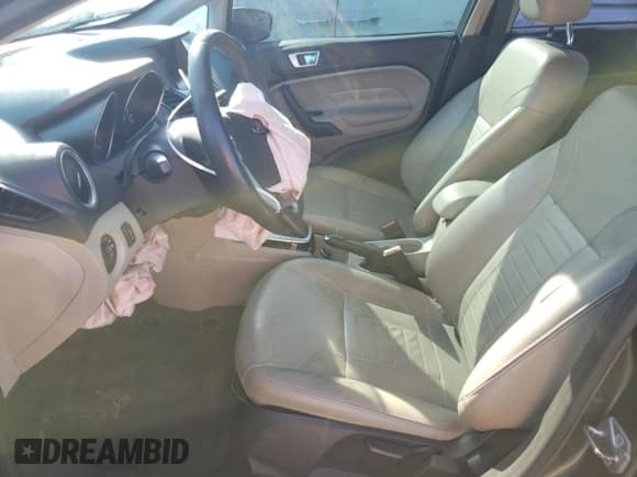 ✅ 2017 Ford Fiesta Titanium • VIN: 3FADP4CJ4HM123260 • Lot: 46355095. Wystawiony na Copart z przebiegiem 69 398 mil. Bezpłatny archiwum sprzedaży aukcyjnych z USA i szczegółowy raport historii pojazdu na DreamBid. Zdjęcie 7.