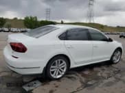 ✅ 2018 Volkswagen Passat SE • VIN: 1VWBA7A32JC021694 • Lot: 57619625. Wystawiony na Copart z przebiegiem 113 172 mil. Bezpłatny archiwum sprzedaży aukcyjnych z USA i szczegółowy raport historii pojazdu na DreamBid. Zdjęcie 3.