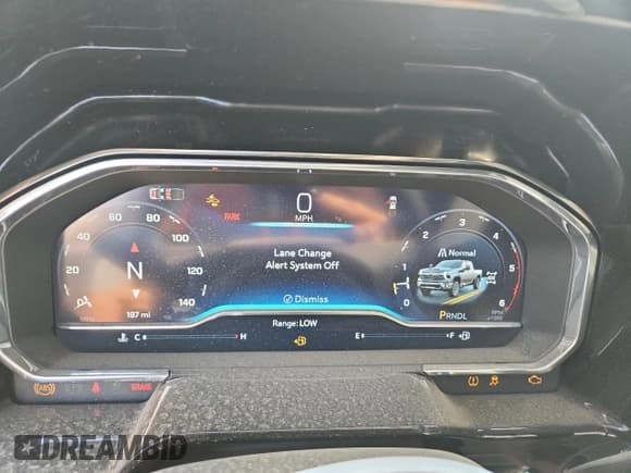 ✅ 2025 Chevrolet Silverado 2500HD LTZ • VIN: 1GC4KPEY3SF282086 • Lot: 81579335. Wystawiony na Copart z przebiegiem 187 mil. Bezpłatny archiwum sprzedaży aukcyjnych z USA i szczegółowy raport historii pojazdu na DreamBid. Zdjęcie 9.