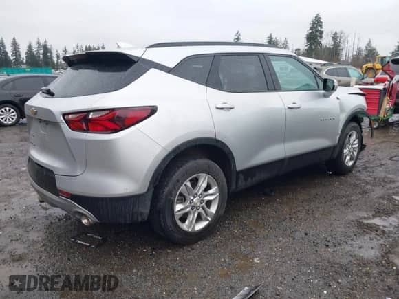 2021 Chevrolet Blazer LT z VIN 3GNKBHR40MS557195, wystawiony jako IAAI lot #41597787 z przebiegiem 66 094 mil mil oraz . Historia ofert i sprzedaży dostępna na DreamBid. Obrazek 4.