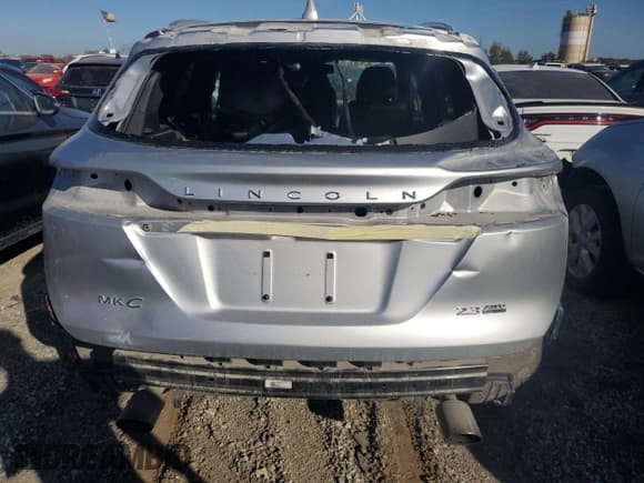 ✅ 2016 Lincoln MKC Reserve • VIN: 5LMTJ3DH4GUJ07902 • Lot: 84283335. Wystawiony na Copart z przebiegiem 71 912 mil. Bezpłatny archiwum sprzedaży aukcyjnych z USA i szczegółowy raport historii pojazdu na DreamBid. Zdjęcie 6.