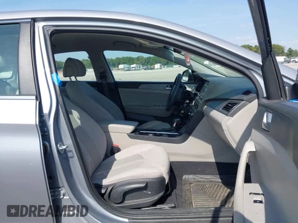 ✅ 2017 Hyundai Sonata 2.4L • VIN: 5NPE24AF4HH532408 • Лот: 43266094. Опубликован ранее на IAAI с пробегом 118 077 миль. Бесплатный доступ к архиву аукционных продаж из США и подробный отчёт об истории автомобиля на DreamBid. Изображение 5.