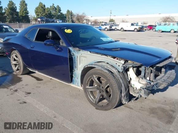 ✅ 2014 Dodge Challenger R/T Classic • VIN: 2C3CDYBT7EH143302 • Lot: 41347931. Wystawiony na IAAI z przebiegiem 131 790 mil. Bezpłatny archiwum sprzedaży aukcyjnych z USA i szczegółowy raport historii pojazdu na DreamBid. Zdjęcie 1.