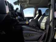 ✅ 2016 GMC Sierra 3500HD Denali • VIN: 1GT42YE84GF298410 • Лот: 90737185. Опубликован ранее на Copart с пробегом 145 000 миль. Бесплатный доступ к архиву аукционных продаж из США и подробный отчёт об истории автомобиля на DreamBid. Изображение 7.