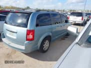 ✅ 2008 Chrysler Town & Country Touring • VIN: 2A8HR54PX8R790821 • Lot: 43646839. Listed on IAAI with 184,083 mi. Free auction sales archive from the USA and detailed vehicle history report at DreamBid. Image 4.