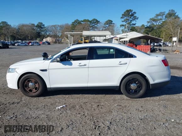 ✅ 2019 Ford Police Interceptor • VIN: 1FAHP2MT3KG103508 • Lot: 41299459. Wystawiony na IAAI z przebiegiem 33 138 mil. Bezpłatny archiwum sprzedaży aukcyjnych z USA i szczegółowy raport historii pojazdu na DreamBid. Zdjęcie 15.