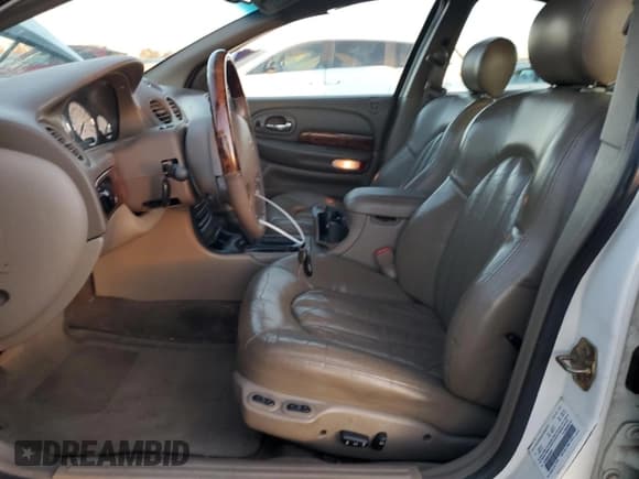 ✅ 2001 Chrysler LHS • VIN: 2C3AC56G81H567927 • Лот: 92494865. Опубликован ранее на Copart с пробегом 165 339 миль. Бесплатный доступ к архиву аукционных продаж из США и подробный отчёт об истории автомобиля на DreamBid. Изображение 7.