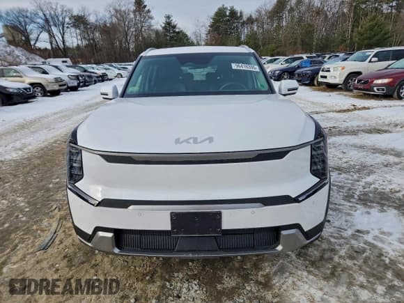 ✅ 2025 Kia EV9 Wind • VIN: 5XYAFFS50SG001323 • Lot: 96416395. Listed on Copart with 7,669 mi. Free auction sales archive from the USA and detailed vehicle history report at DreamBid. Image 5.