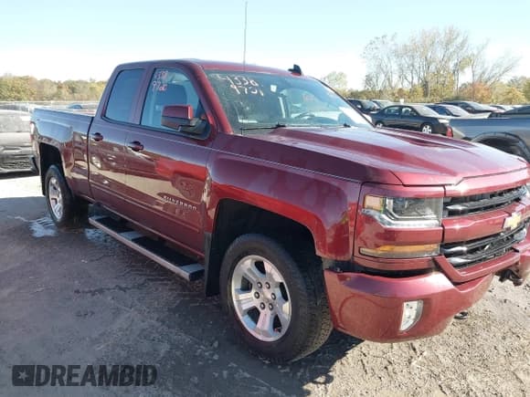 ✅ 2017 Chevrolet Silverado 1500 LT • VIN: 1GCVKREC4HZ116932 • Лот: 43389720. Опубликован ранее на IAAI с пробегом 72 108 миль. Бесплатный доступ к архиву аукционных продаж из США и подробный отчёт об истории автомобиля на DreamBid. Изображение 1.