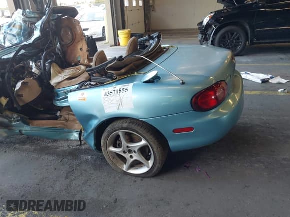 ✅ 2002 Mazda MX-5 Miata Cloth • VIN: JM1NB353420231667 • Lot: 43571555. Listed on IAAI with Not provided. Free auction sales archive from the USA and detailed vehicle history report at DreamBid. Image 6.