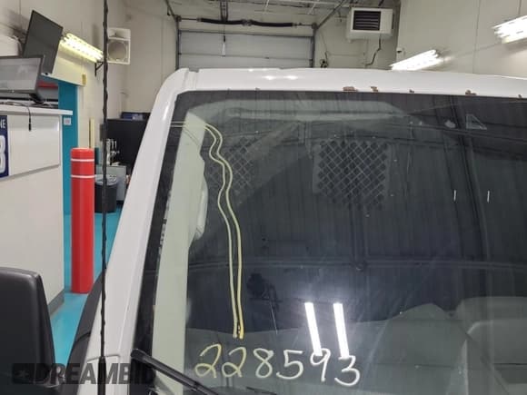 ✅ 2018 Ford Transit • VIN: 1FTBW2ZG9JKA35905 • Lot: 42359060. Listed on IAAI with 276,862 mi. Free auction sales archive from the USA and detailed vehicle history report at DreamBid. Image 1.
