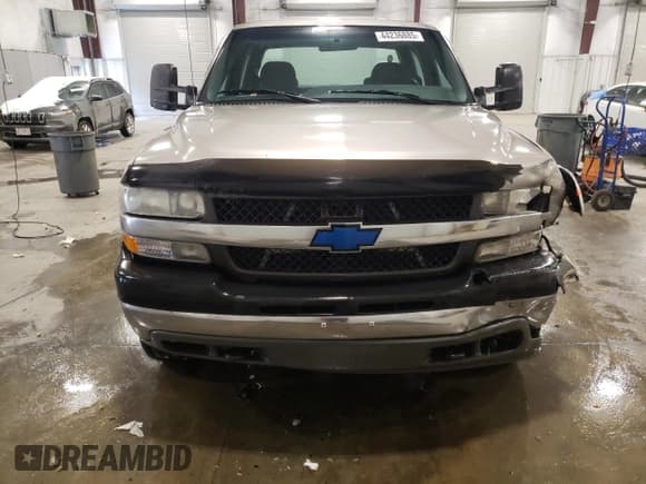 ✅ 2001 Chevrolet Silverado 2500HD LS • VIN: 1GCHK23U21F205793 • Lot: 44236885. Wystawiony na Copart z przebiegiem 204 555 mil. Bezpłatny archiwum sprzedaży aukcyjnych z USA i szczegółowy raport historii pojazdu na DreamBid. Zdjęcie 5.