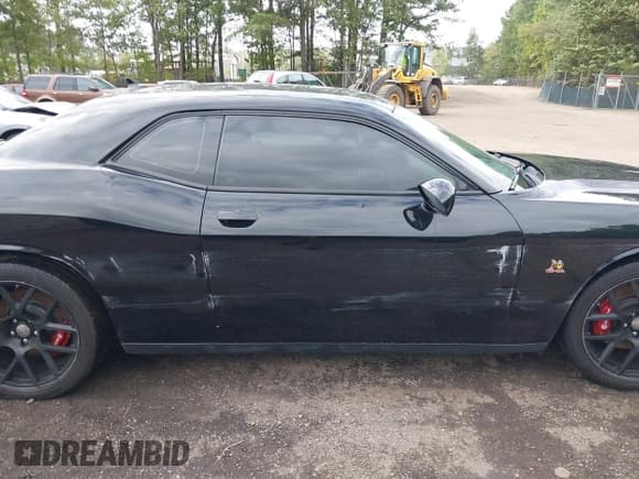 ✅ 2015 Dodge Challenger R/T Scat Pack • VIN: 2C3CDZFJ9FH769692 • Lot: 43193775. Wystawiony na IAAI z przebiegiem 113 934 mil. Bezpłatny archiwum sprzedaży aukcyjnych z USA i szczegółowy raport historii pojazdu na DreamBid. Zdjęcie 13.